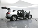 Used 2021 Chevrolet Traverse LS image 4