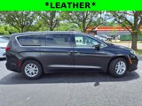 Used 2023 Chrysler Pacifica Touring-L image 3