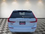 Used 2022 Volvo XC60 B5 Momentum image 4