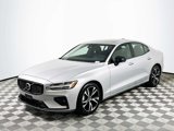 Certified 2025 Volvo S60 B5 Core image 3