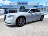 Used 2019 Chrysler 300 Limited image 2