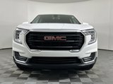Used 2024 GMC Terrain SLE image 2