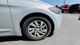 Used 2018 Hyundai Elantra SE image 3