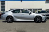 Used 2022 Toyota Camry SE image 3