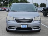Used 2014 Chrysler Town & Country Touring image 3