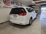 Used 2017 Chrysler Pacifica Touring image 3