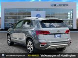Certified 2022 Volkswagen Taos SE image 4