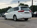 Used 2015 Toyota Sienna L image 5