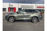 Used 2017 Toyota Highlander LE image 4