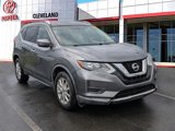 Used 2017 Nissan Rogue SV image 2