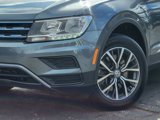Used 2020 Volkswagen Tiguan SE w/ Panoramic Sunroof Package image 3