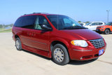 Used 2005 Chrysler Town & Country Limited image 3