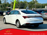 Used 2022 Hyundai Elantra SE w/ Cargo Package image 5