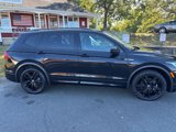 Used 2022 Volkswagen Tiguan SE R-Line image 2