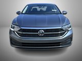 Used 2022 Volkswagen Jetta SE image 2