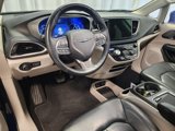 Used 2021 Chrysler Pacifica Touring-L image 6