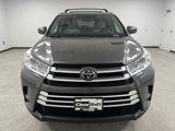 Used 2018 Toyota Highlander XLE image 3