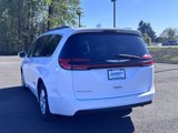 Used 2022 Chrysler Pacifica Touring-L image 4