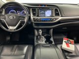 Used 2019 Toyota Highlander SE image 2