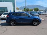 Used 2017 Nissan Rogue SL image 2