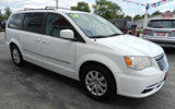 Used 2014 Chrysler Town & Country Touring image 5