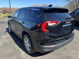 Used 2024 GMC Terrain SLE image 5