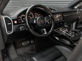 Used 2020 Porsche Cayenne Turbo image 4