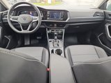 Used 2024 Volkswagen Jetta SE image 3