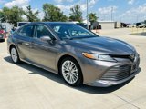 Used 2018 Toyota Camry XLE image 2