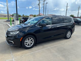 Used 2023 Chrysler Pacifica Touring-L image 3