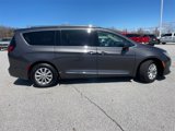 Used 2019 Chrysler Pacifica Touring-L image 2