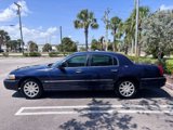 Used 2009 Lincoln Town Car Signature Limited image 4
