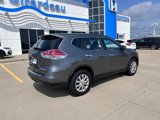 Used 2015 Nissan Rogue S image 2