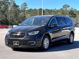 Used 2023 Chrysler Pacifica Touring-L image 4