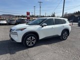 Used 2022 Nissan Rogue SV image 2