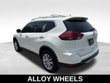 Used 2017 Nissan Rogue SV w/ SV Premium Package image 3