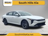New 2025 Kia K4 LXS image 1