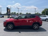 Used 2025 Jeep Compass Limited w/ Sun and Sound Group image 2