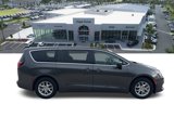 Used 2023 Chrysler Voyager LX image 5