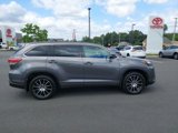 Used 2018 Toyota Highlander SE image 2