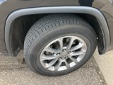 Used 2015 Jeep Grand Cherokee Limited w/ Luxury Group II image 2