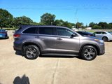 Used 2019 Toyota Highlander LE image 5
