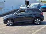 Used 2023 Hyundai Venue SEL image 2