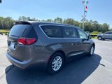 Used 2020 Chrysler Pacifica Touring image 3