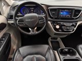 Used 2018 Chrysler Pacifica Touring-L image 5