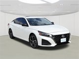 Used 2024 Nissan Altima 2.5 SR w/ SR Premium Package image 3