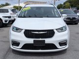 Used 2022 Chrysler Pacifica Touring-L image 3