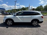 Used 2017 Honda Pilot Touring image 2
