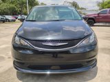 Used 2022 Chrysler Voyager LX image 2