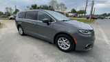 Used 2023 Chrysler Pacifica Touring-L image 2